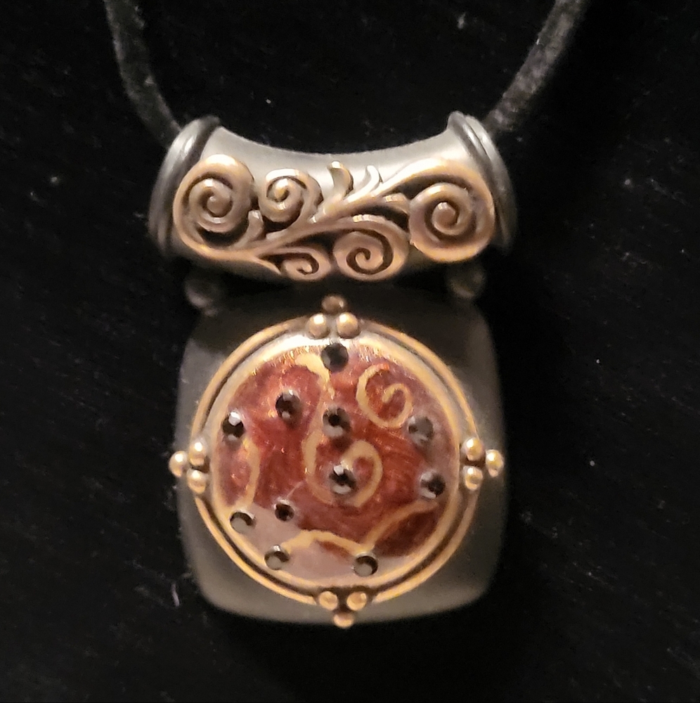 Chicos vintage stone pendant necklace Cord